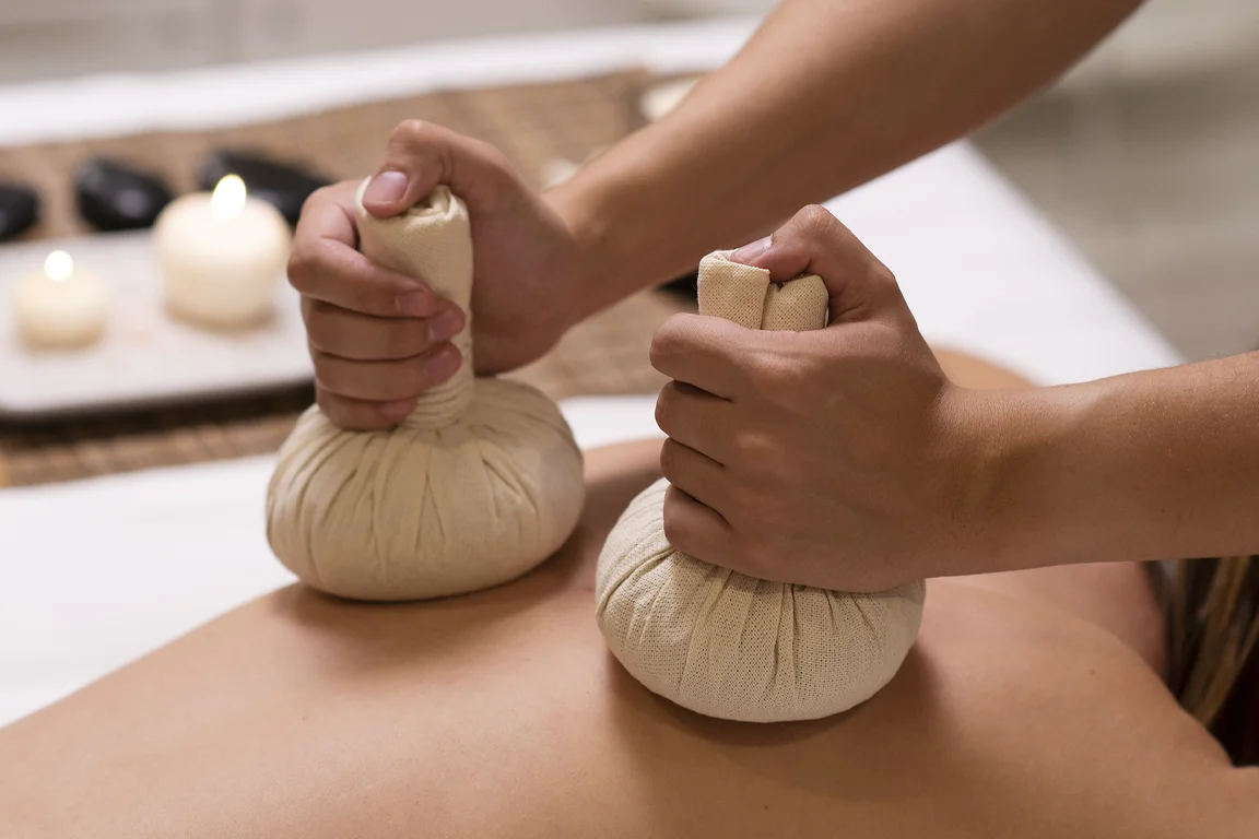 Massage aux pochons chauds 20h